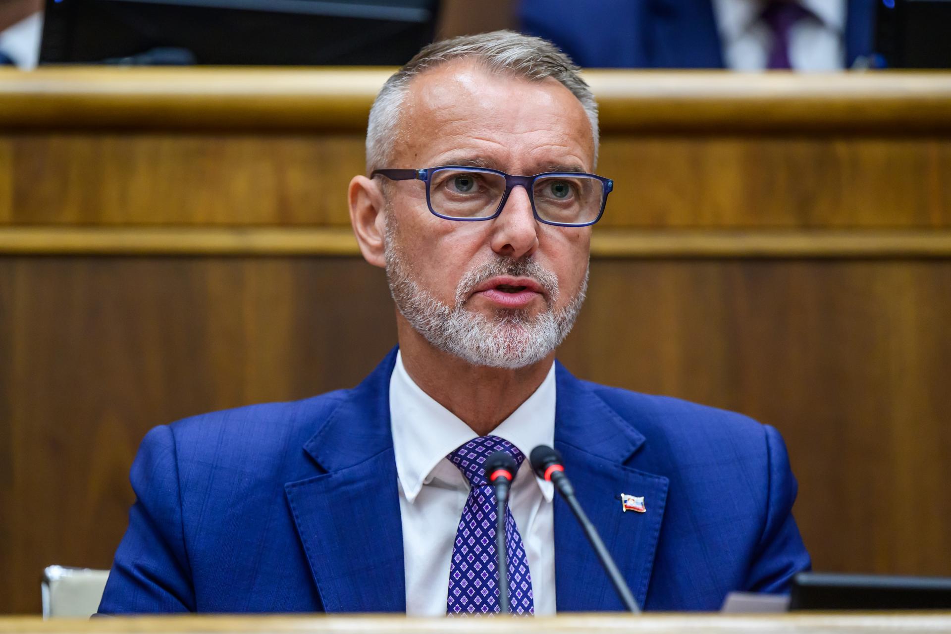 Raši odcestoval do Ríma. Cesta prinesie podpis memoranda s Talianskou obchodnou komorou Raši odcestoval do Ríma. Cesta prinesie podpis memoranda s Talianskou obchodnou komorou