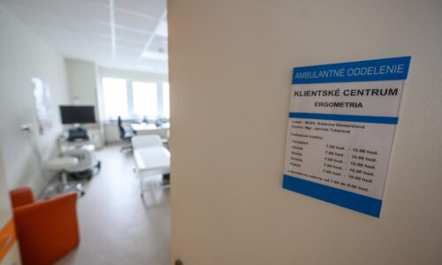 Rezort zdravotníctva ponúka ambulanciám tisíc eur mesačne navyše. Žiada za to používanie nového systému