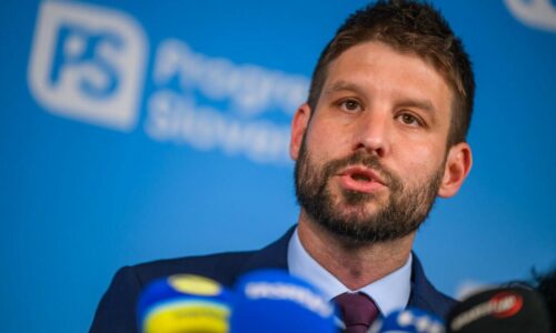 Kvôli konsolidácii prídu o prácu tisícky Slovákov, tvrdí PS. Nezamestnanosť je na minimách, reaguje rezort