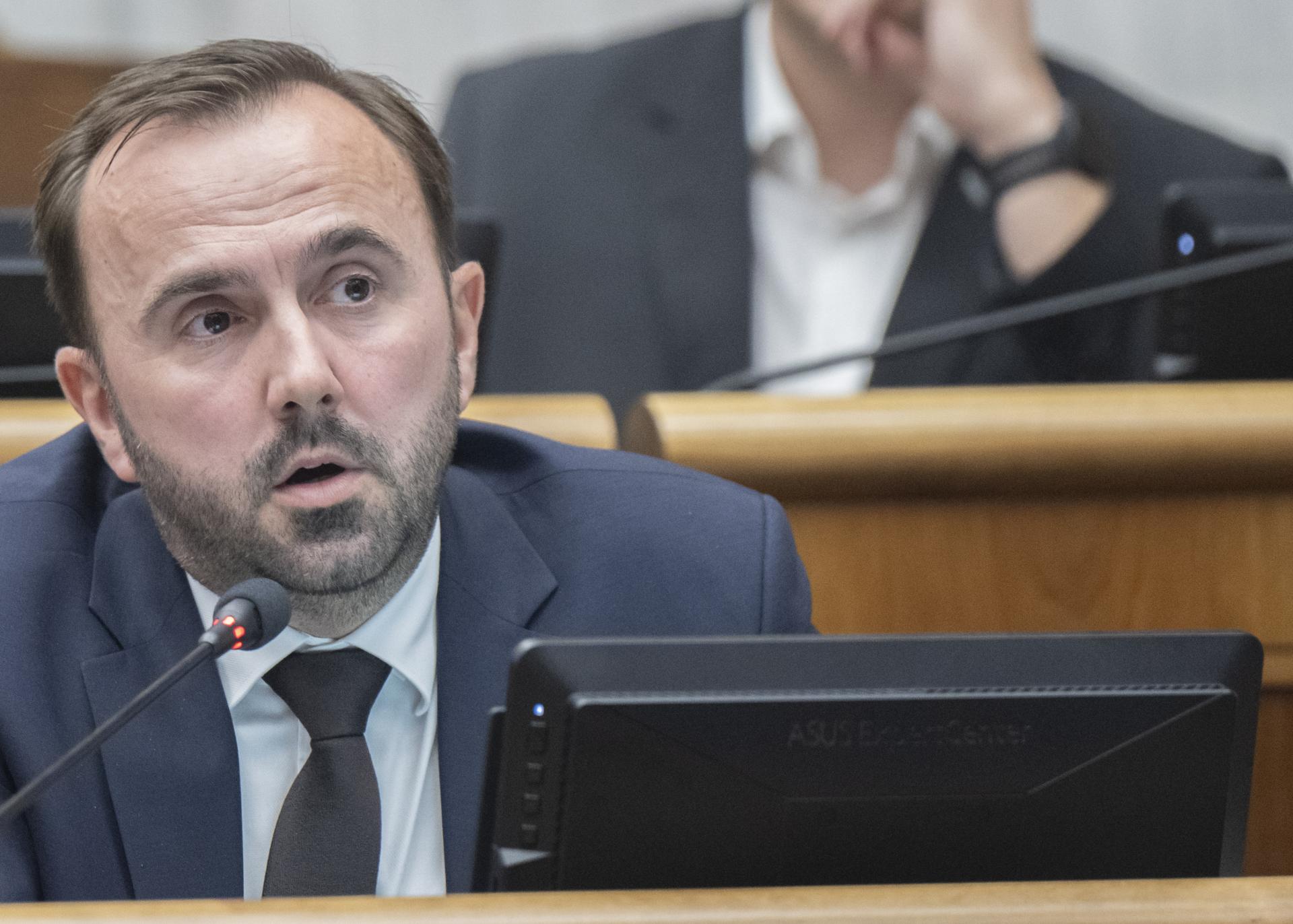 Koalícia nevie dostať pod kontrolu verejný dlh. Mala požiadať o dôveru, upozorňuje poslanec za PS Kišš Koalícia nevie dostať pod kontrolu verejný dlh. Mala požiadať o dôveru, upozorňuje poslanec za PS Kišš