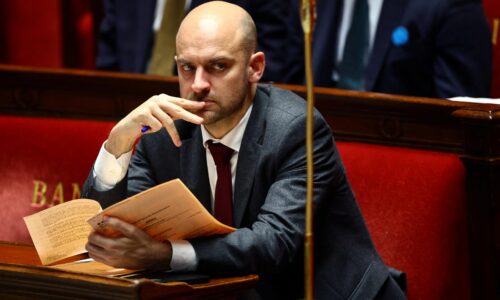 Francúzsko podporuje pozastavenie obchodnej dohody medzi EÚ a USA, potvrdil šéf diplomacie Barrot