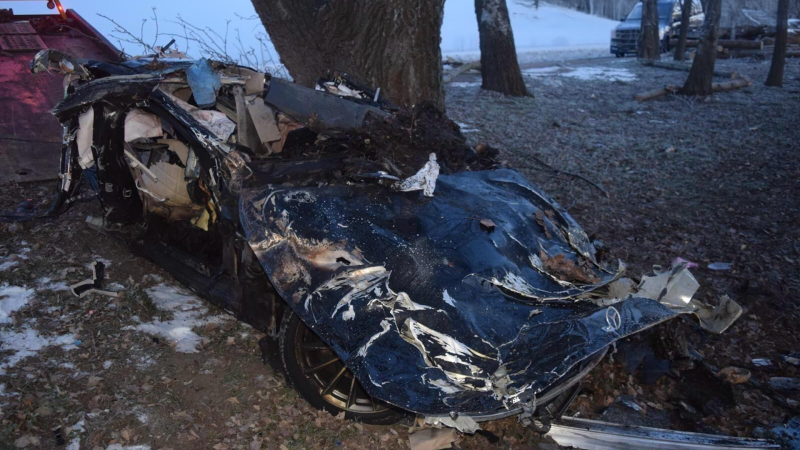 Děsivé fotky vozu, ve kterém zemřela Jákliová: Auto je zcela zničené, neměla šanci přežít Děsivé fotky vozu, ve kterém zemřela Jákliová: Auto je zcela zničené, neměla šanci přežít