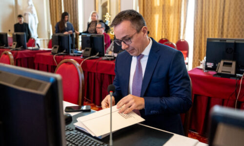 Dva zákony z dielne Tomášovho ministerstva nepôjdu na zrýchlené konanie, vláda ich z parlamentu stiahne