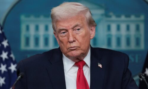 Ak na mňa Irán zaútočí, USA ho vymažú z povrchu zemského, vyhlásil Trump