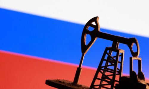 Rusku hrozí vysoký rozpočtový deficit. Najmä pre výpadky príjmov z ropy a plynu, prepadli sa takmer o štvrtinu