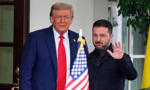 „Zomiera príliš veľa ľudí“. Trump oznámil, že ešte dnes bude rokovať so Zelenským, chce koniec krviprelievania