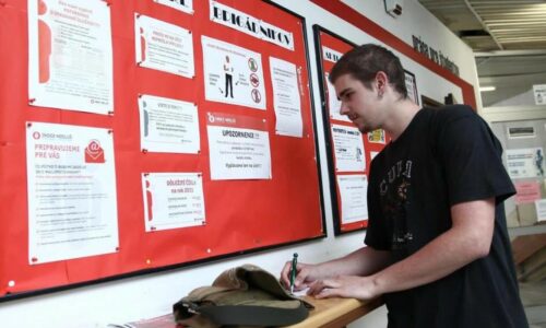 Nezamestnanosť na Slovensku dupla na plyn. Z týchto troch odvetví najviac smerujú ľudia na úrady práce