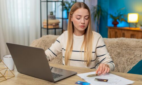 Koniec transakčnej dane pre živnostníkov. Oplatí sa nechať si podnikateľský účet alebo ho zrušiť?