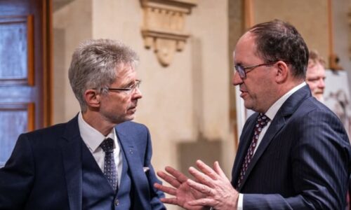 Senát tlačí na vládu: Zachovejte koncesionářské poplatky. Varoval před politickou zvůlí