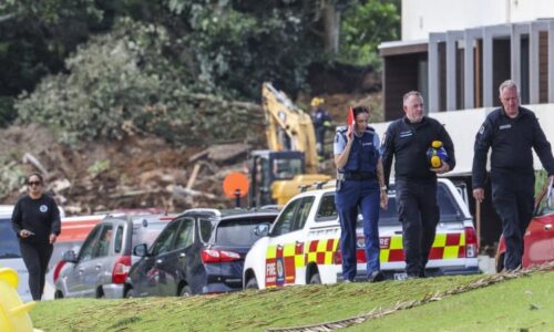 Sesuv půdy na Novém Zélandu: Pohřešuje se několik lidí, včetně dětí. Zemi sužují deště