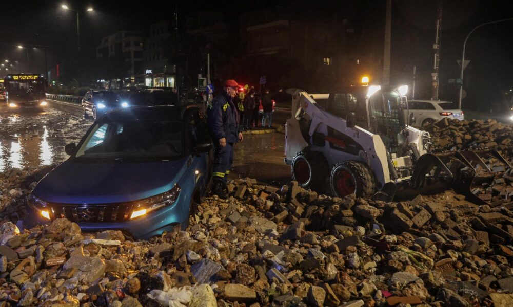 Silný dážď a prudký vietor v Grécku si vyžiadali dve obete