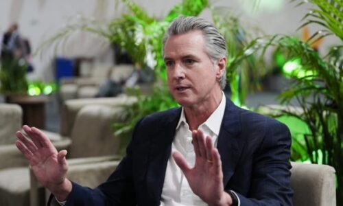 Trumpov prejav v Davose a vytvorenie „Mierovej rady“ vyvolali v USA rozkol