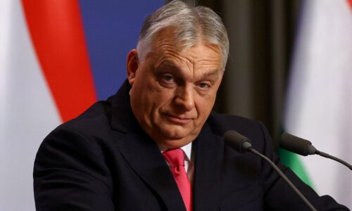 Orbán tvrdo reaguje na Zelenského slová v Davose. Darmo sa mi podlizuješ, každý dostane čo si zaslúži, tvrdí