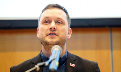 Grónsko reaguje na Trumpove plány. Sme ochotní rokovať, naša suverenita je však červenou líniou, tvrdí premiér