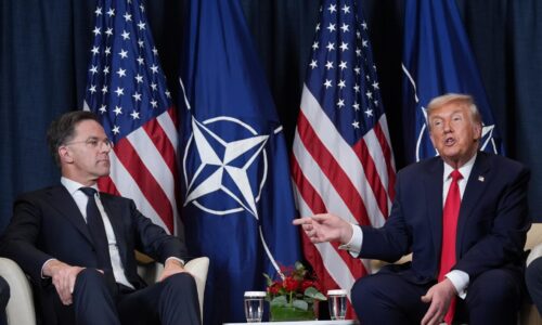 Viac vojakov NATO v Arktíde a totálny prístup USA ku Grónsku. Čo načrtli Trump a Rutte