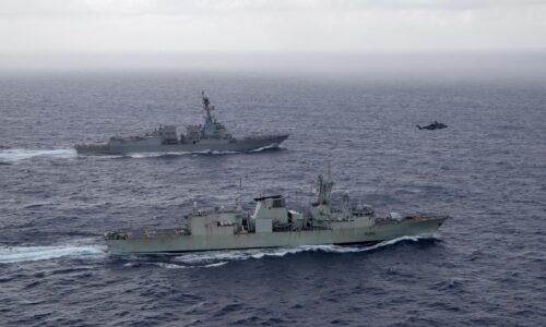 Napätie medzi USA a Teheránom rastie. Spojené štáty presúvajú na Blízky východ údernú skupinu lodí