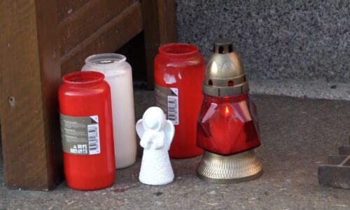 Krvácení na schodech a zběsilá palba. Starosta Chřibské popsal útok, uctí zesnulého „Cícu“ Krvácení na schodech a zběsilá palba. Starosta Chřibské popsal útok, uctí zesnulého „Cícu“