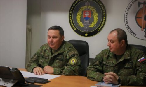 Generál Zmeko sa v Bruseli rozlúčil s funkciou, NATO diskutovalo o bezpečnosti Ukrajiny