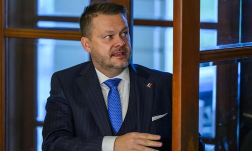 Šili sa u Migaľa zákazky na mieru? Rezort sa bráni, nákup kontrolujú europrokurátori, zapojí sa aj polícia Šili sa u Migaľa zákazky na mieru? Rezort sa bráni, nákup kontrolujú europrokurátori, zapojí sa aj polícia