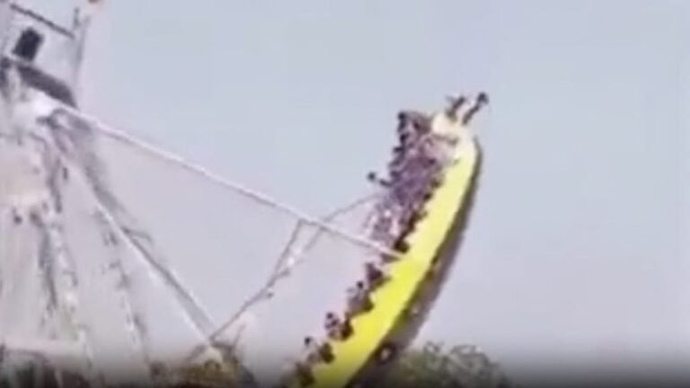 Hrůza na pouti: při pádu obří houpačky v indii se zranilo 14 dětí, ukazují záběry