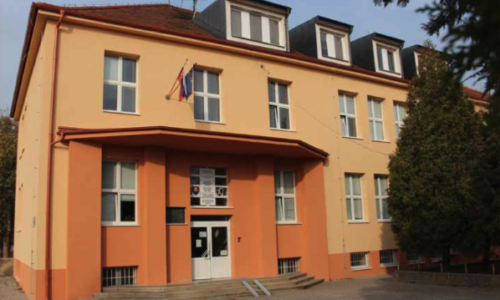Výber strednej školy: Senec ponúka silné kvalitné stredoškolské vzdelanie bez dochádzania