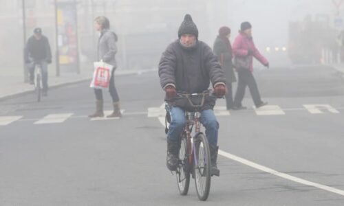 Česko čeká mrznoucí mrholení, hrozí ledovka. V platnosti je VÝSTRAHA před smogem