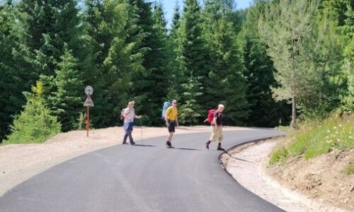 Kráľova hoľa zažíva turistický boom: Relatívne lacný projekt pritiahol davy ľudí, stačilo vyasfaltovať starú cestu