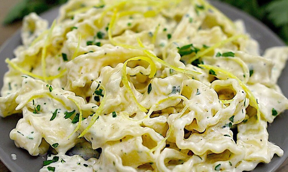 Sehr schnelles und leckeres Rezept! Cremige Pasta mit Zitrone und Knoblauch.
