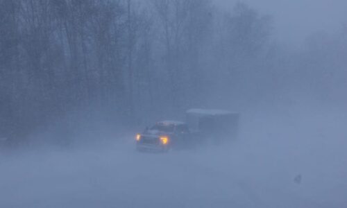 Monstrózní ledová bouře udeřila na Spojené státy. Statisíce lidí budou bez proudu Monstrózní ledová bouře udeřila na Spojené státy. Statisíce lidí budou bez proudu