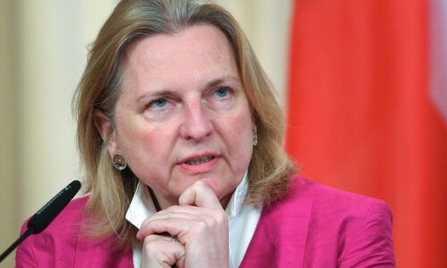 Karin Kneissl: EÚ by mohla pred maďarskými voľbami vyvolať „nejaký škandál“ Karin Kneissl: EÚ by mohla pred maďarskými voľbami vyvolať „nejaký škandál“