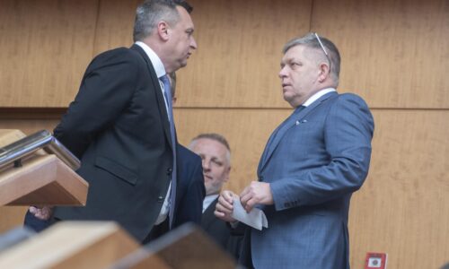 Úcta k Ficovi a hlas SNS, opísal Danko motto do volieb. Mal by v mnohých témach ustúpiť, tvrdí Úcta k Ficovi a hlas SNS, opísal Danko motto do volieb. Mal by v mnohých témach ustúpiť, tvrdí