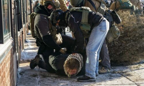 Agenti ICE zastřelili dalšího člověka v Minneapolisu. Guvernér spílá Bílému domu