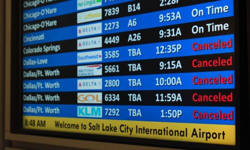 Kvôli zlému zimnému počasiu bolo zrušených v USA vyše 11-tisíc letov