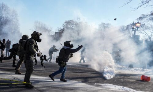 Agenti v Minneapolise zastrelili ďalšieho človeka. Bol ozbrojený, tvrdí ministerstvo