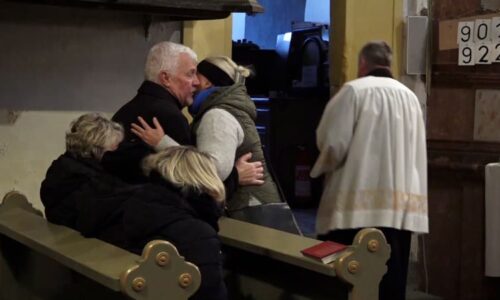 Cíco, jsi náš hrdina: Lidé v Chřibské vzdali hold údržbáři, který se postavil útočníkovi