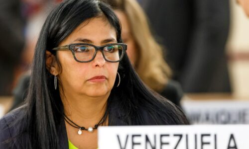 Dočasná prezidentka Venezuely vyzvala na dohodu s opozíciou. Musíme sa stretnúť, tvrdí