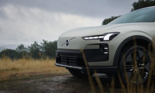 Dojezd přes 800 km za cenu srovnatelného spalováku. Volvo EX60 přinese vrásky konkurenci