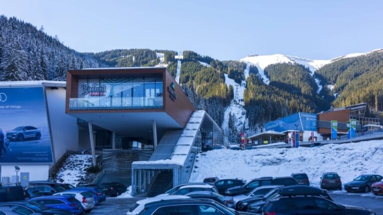 Další neštěstí na sjezdovce: muž v rakousku po srážce zemřel, 14letý chlapec ujel