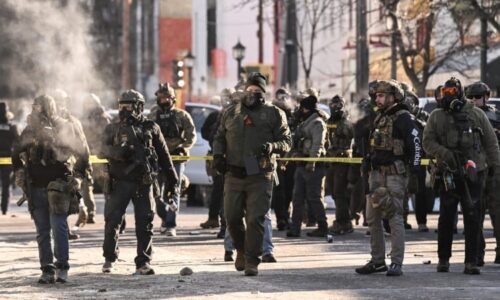 Krvavá lázeň v Minneapolisu připomíná občanskou válku. „Takhle vypadá fašismus,“ říká historik