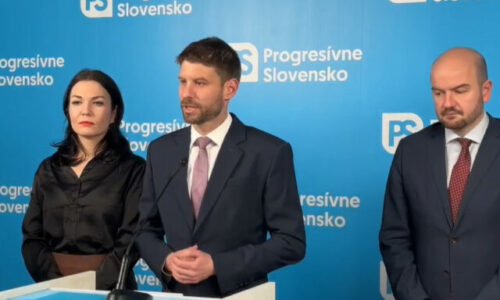 Opití poslanci budú môcť v parlamente naďalej hlasovať. Nový rokovací poriadok je náhubok pre opozíciu, tvrdí Šimečka – VIDEO