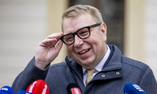 Platy se zvednou statisícům lidí, oznámil Juchelka. Někteří si polepší skoro o 10 procent