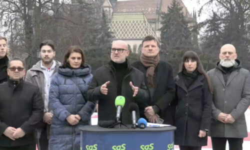 Sas chce zastaviť mafiánske praktiky ficovej vlády, s petíciou vyrazila medzi ľudí –