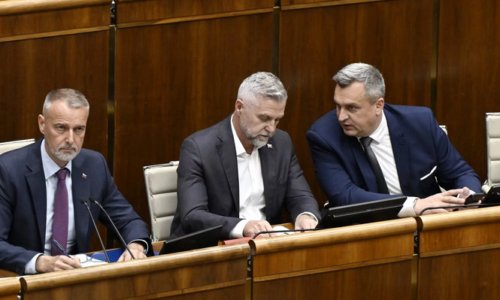 V parlamente sa začala prvá schôdza v tomto roku. poslanci budú riešiť aj rokovací poriadok