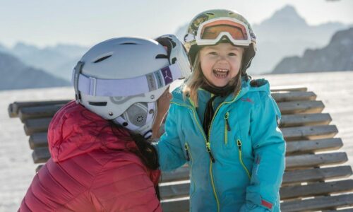 Lyžovanie v marci: slnko, lyže a rodinná pohoda