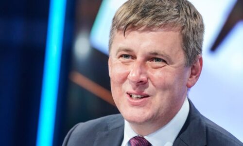 Petříček k „válce“ Macinky s Pavlem: Neperme prádlo v NATO, stát nesmí trpět kvůli jejich sporu