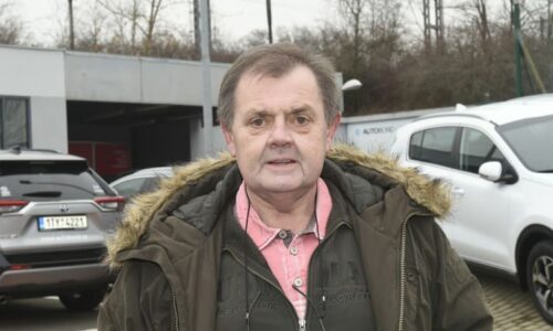 Tajemství Maděričovy smrti: Rodina nezná příčinu ani termín pohřbu. Kamarádi se rozloučili sami