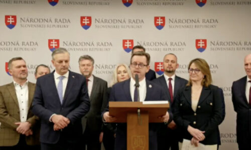 Poslanec Šmilňák dodržal sľub a končí v parlamente, nahradí ho lekárka Monika Kolejáková – VIDEO