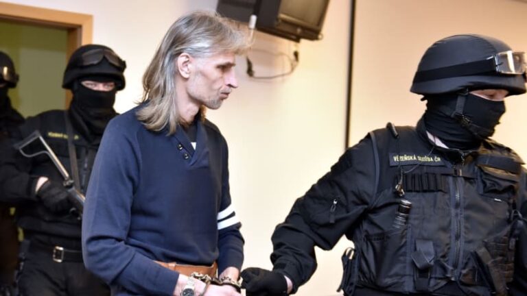 Až 100 miliard utopených v krvi a oleji. příběh české lto mafie vyzradil až sám její kat