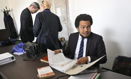 Feri znovu usedne na lavici obžalovaných kvůli znásilnění. Soud již stanovil termín líčení