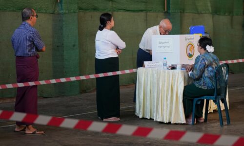 Počas volieb v mjanmarsku zahynulo pri náletoch najmenej 170 civilistov, uvádza osn